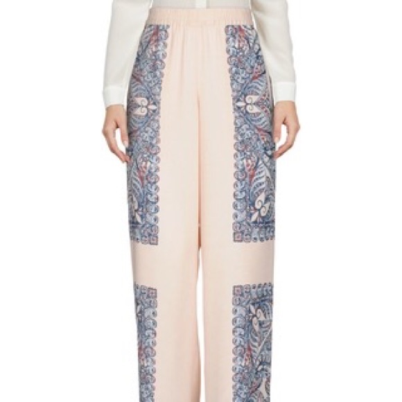 BCBGMaxAzria Pants - BCBG Maxazria Casual Pant BCBGMaxAzria Pants - BCBG Maxazria Casual Pant
